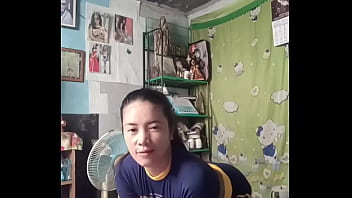 Asian girl dancing to phonk bota na pista