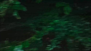 Darkchocolatebarbie and bf have an outside quickie while walking to get food