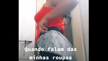 Shortinho apregado no cuzinho