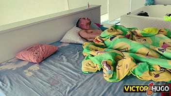 Fodendo minha namorada peituda na cama