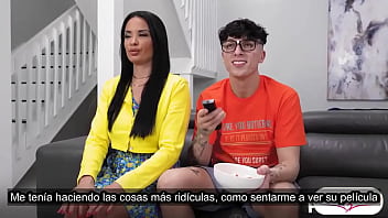 Los nonobots convirtieron a mi madrastra en mi juguete sexual