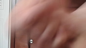 Peter jerks off a quick load