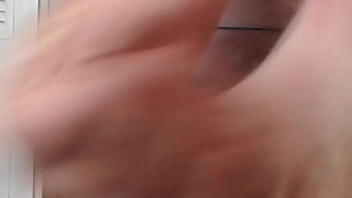 Peter jerks off a quick load