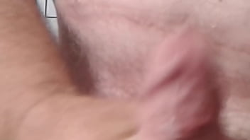 Peter jerks off a quick load