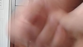 Peter jerks off a quick load