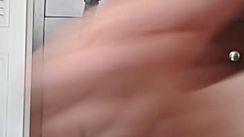 Peter jerks off a quick load