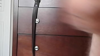 Peter jerks off a quick load