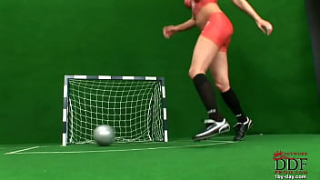 Cumming hard for her team