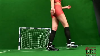 Cumming hard for her team