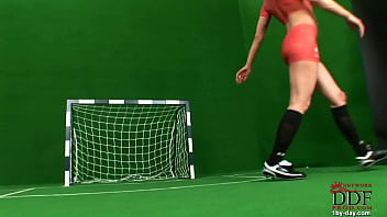 Cumming hard for her team