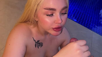 My step sister's friend took off her swimsuit fucked by the pool outside