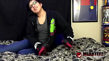 Nerdy cassandra cain wants to show her new looks