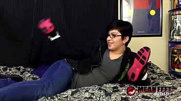 Nerdy cassandra cain wants to show her new looks