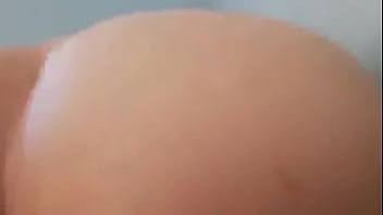 Minha amiga sentando gostoso