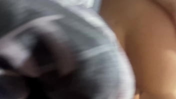 Эта шлюха вечно стонет