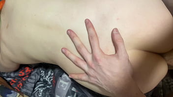 Эта шлюха вечно стонет