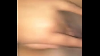 Mojandome mientras me tocó