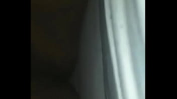 Mojandome mientras me tocó