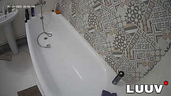 Luuv vilika films her real life shaving routine from the bath for her amateur movie viewers