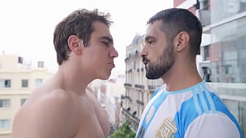 Brasil x argentina o argentino marrento jshuls1 me fez mamar sua rola e seu pezão em público p