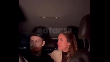 Conheci um gato roludo no pagode levei ele embora chupei no carro enquanto corno dirigia e dei gostoso no quarto completo no red