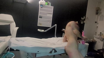 Lady come for massage masseur make her massage and fuck face and pussy