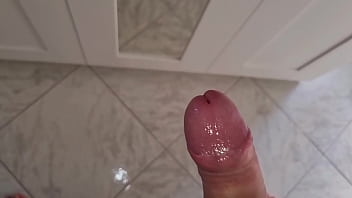 A natale ho sborrato forte italiano guarda come schizzo con il cazzo enorme