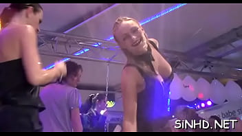 Seductive dancing with takingly pretty babes