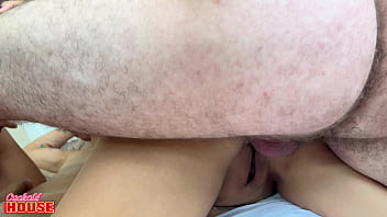 Milf casada dando a buceta e o cú na cuckold house