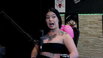 Morena Gostosa E Tatuada Most Seus Gndes Peitos No Jogo Do "eu Nunca" Logo Após Falar Que Estnhou O Grelo Da Amiga E O Que Fez No Sexo Kalyca Watch Sheer Red thumbnail