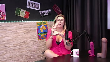 O Dom Dela é Fazer Sexo Oral Então Ela Demonstrou Seu Boquete Vanessa Cerejinha Red Sheer thumbnail