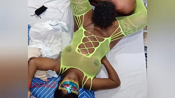 Puta gozando no oral