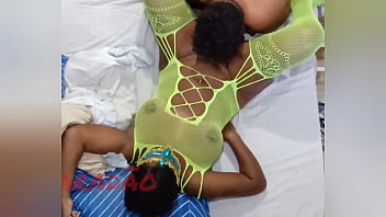 Puta gozando no oral