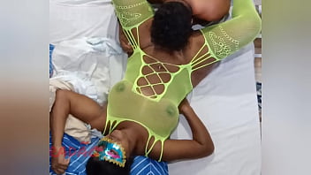 Puta gozando no oral