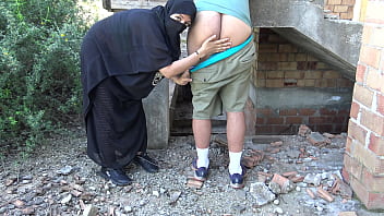 German expat has kinky sex with arab mistress in public