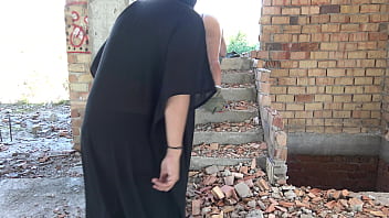 German expat has kinky sex with arab mistress in public