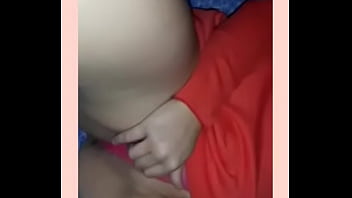 Mi masturbo appena sveglia pt1