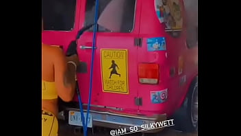 Ebony chick twerking