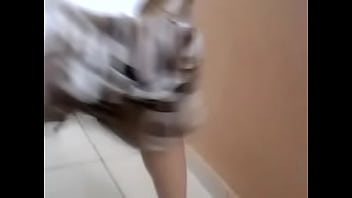 Dançando sem calcinha