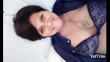 Ella se masturba rico