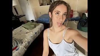 Putita preciosa haciendo aheao