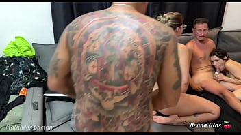 Chegou sexta feira a orgia entre os amigos de floripa é garantida muita foda e boquete