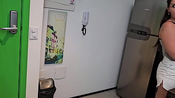 Milf minha cunhada estava sozinha em casa e me seduziu com uma boa foda fazendo perder minha timidez