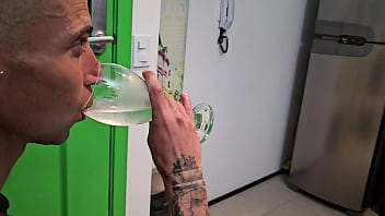 Milf minha cunhada estava sozinha em casa e me seduziu com uma boa foda fazendo perder minha timidez