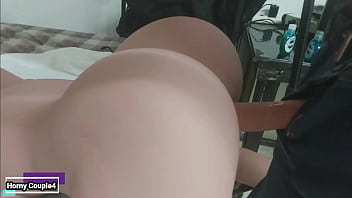 Lesbiana culona cogiendo de perrito