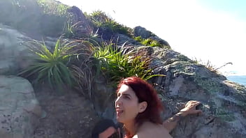 Amanhecendo em um trilha