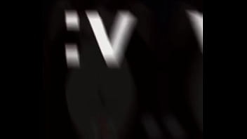 Momo se desnuda en video