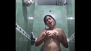 Me masturbo en el baño con mi cuñada quieres ver la siguiente parte