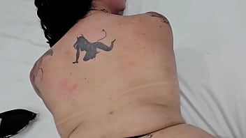 Milf safada gozou muito na dp e ganhou muito leite na boca