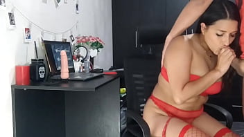 Mi ex novio me visita pero antes de irse mi mi plug y follamos delicioso